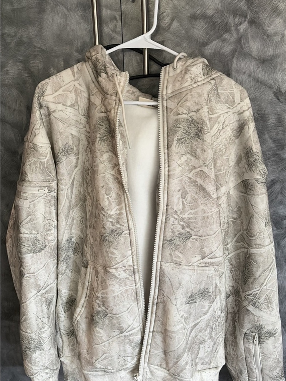 Comfrt airplane zip-up hoodie - unisex medium, in “silver birch”